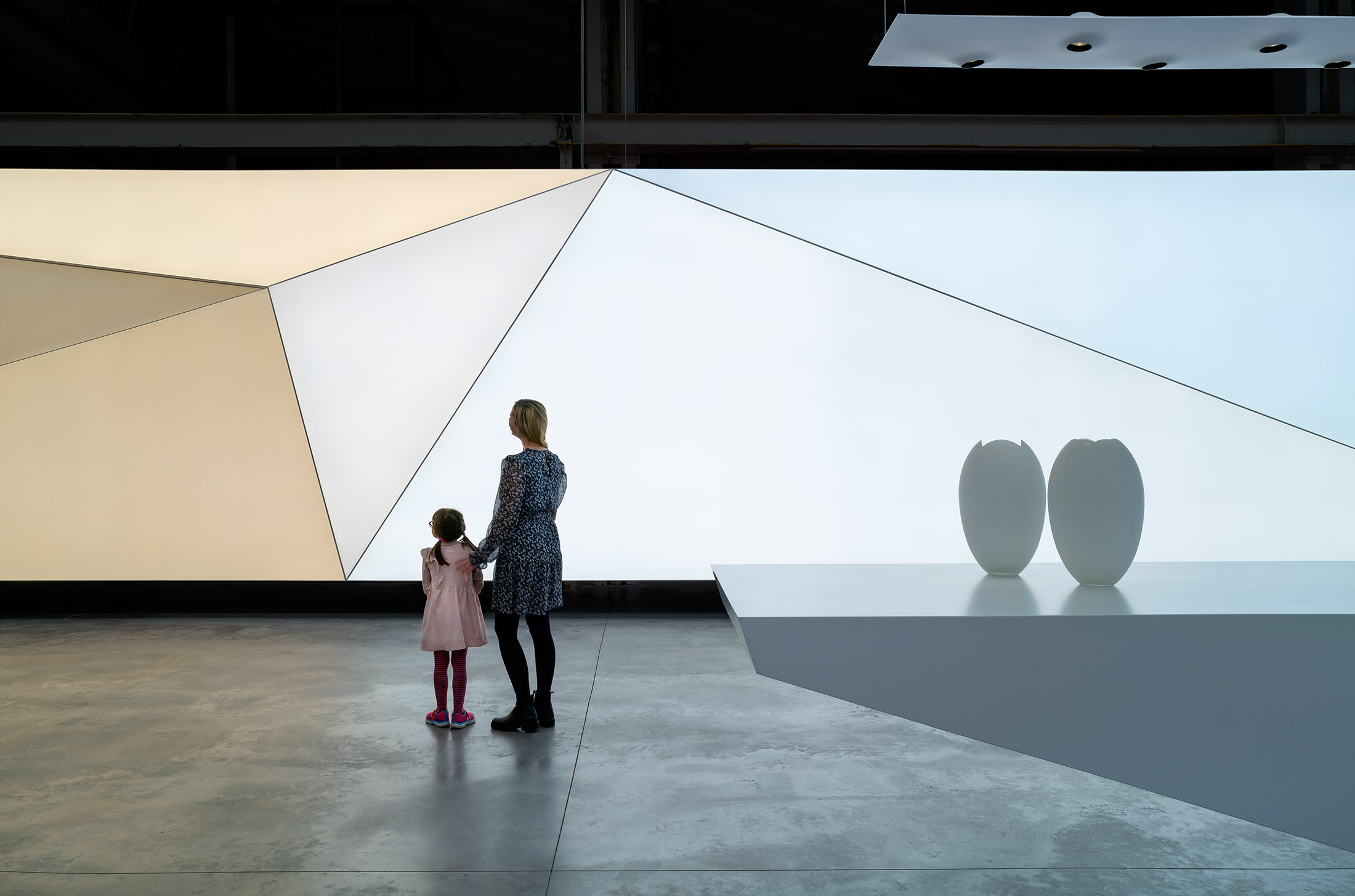 Vật Liệu Căng & Xuyên Sáng